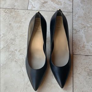 Guess 4” Black Pumps. New never worn